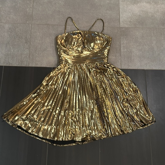 Metallic/Gold party dress - Picture 6 of 7